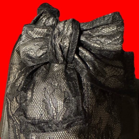 Valentino Garavani Black/Beige Lace Nuage Bow Medium Hobo Tote NWT RARE FIND - Picture 3 of 16
